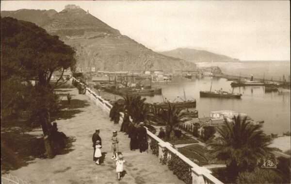 Oran Algerie Promenade de Letang et le Port Boot
