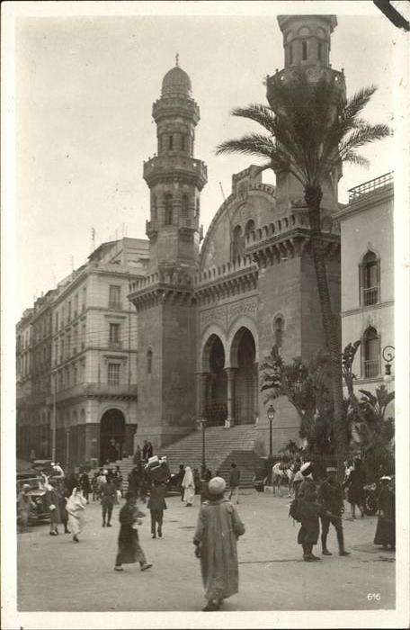 Alger Algerien Le Palais d Hiver et la Cathedrale