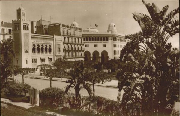 Alger Algerien Boulevard Laferriere et la Poste