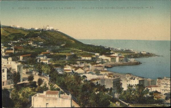 Alger Algerien Vue vers Notre Dame d Afrique