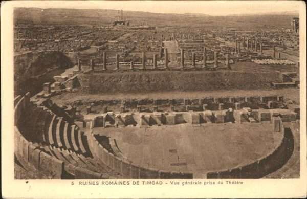 Timgad Ruines Romaines Vue generale prise du T