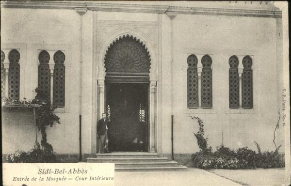 Sidi-Bel-Abbes Entree de la Mosquee cour interieure