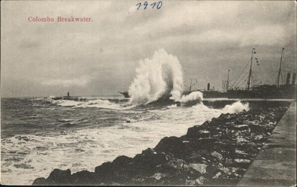 Colombo Ceylon Sri Lanka Breakwater Boats