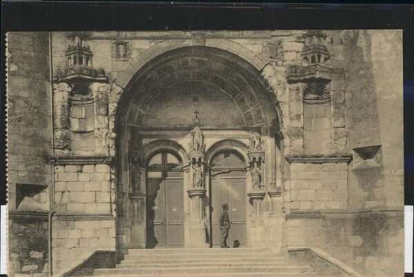 La Fere Aisne Cathedrale portail