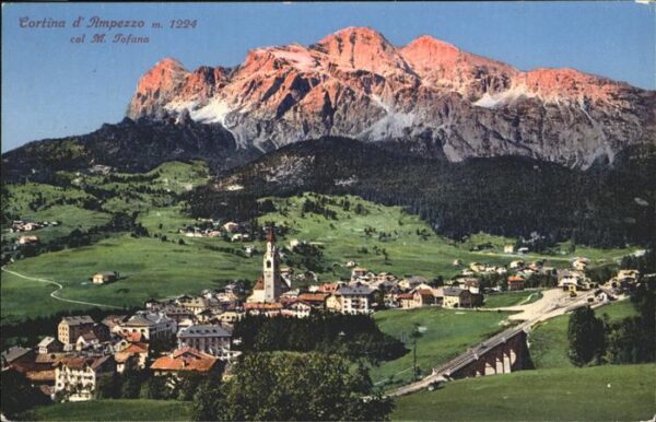 Cortina d Ampezzo Panorama mit Col. M. Tofana Dolomiten