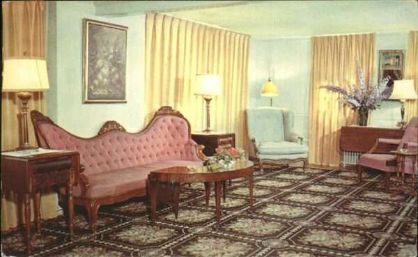 Falmouth Maine Coonamessett Inn Living Room