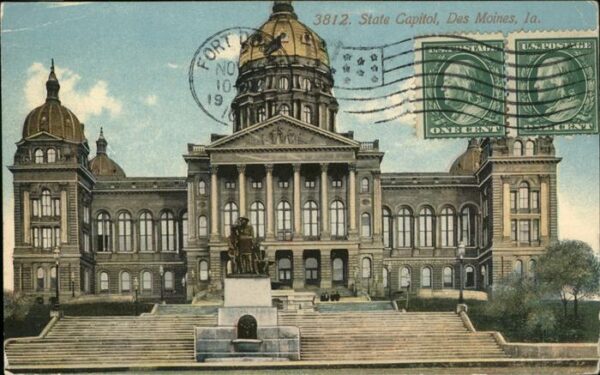 Des Moines Iowa State Capitol