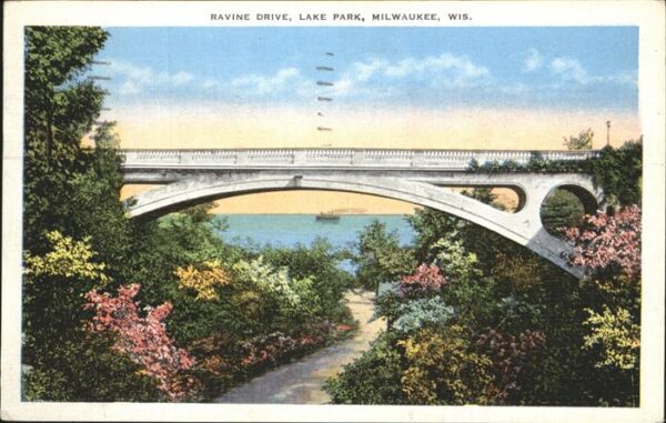 Milwaukee Wisconsin Ravine Drive Lake Park