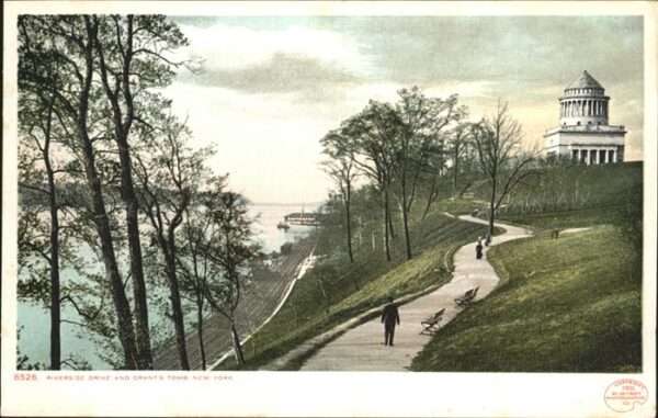 New York City Riverside Drive and Grands Tomb