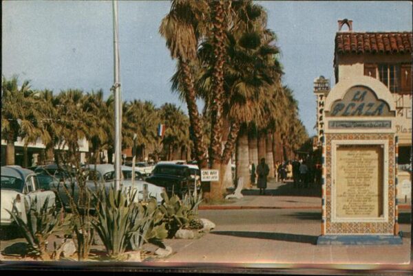 Palm Springs La Plaza Autos