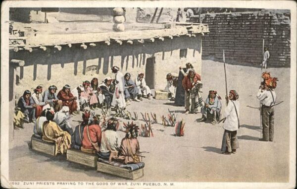 Typen Zuni Pueblo Priests Pray Gods of War