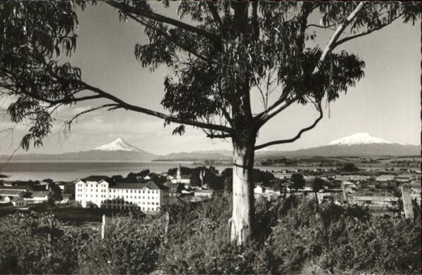 Puerto Varas Vista parcial Volcanes Osorno y Calbuco