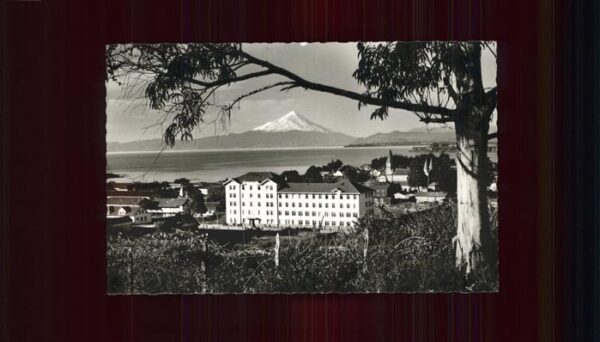 Puerto Varas Vista panoramica con Volcan Osorno