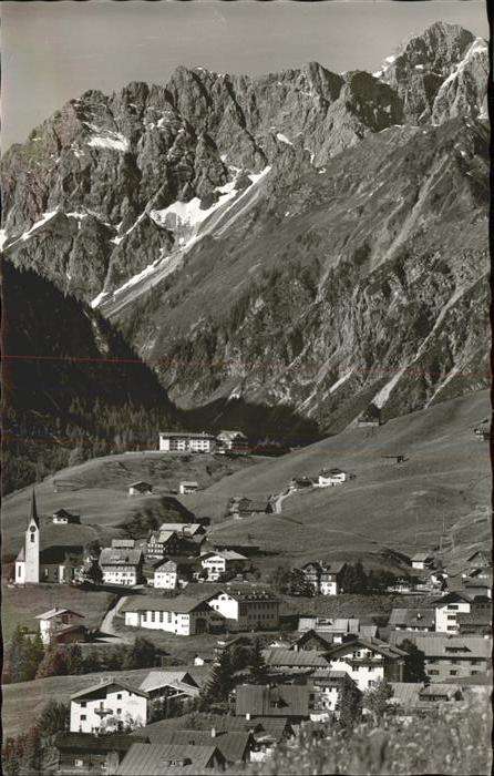 Hirschegg Kleinwalsertal Vorarlberg Blick auf den Ort