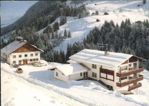 Hirschegg Kleinwalsertal Vorarlberg Gasthof Hirsch mit Gästehaus