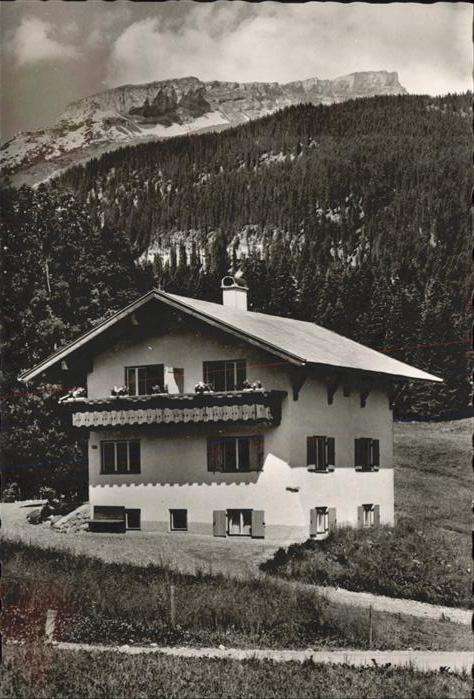 Hirschegg Kleinwalsertal Vorarlberg Haus Pau mit Hoch_Ifen