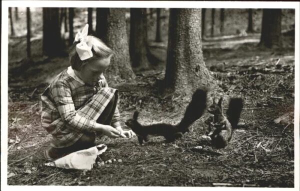 Tiere Kind Eichh?rnchen Doniswald K?nigsfeld