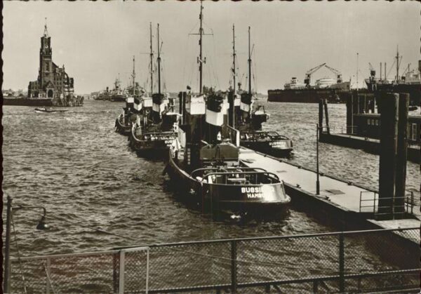 Hafenanlagen Hamburg Boote