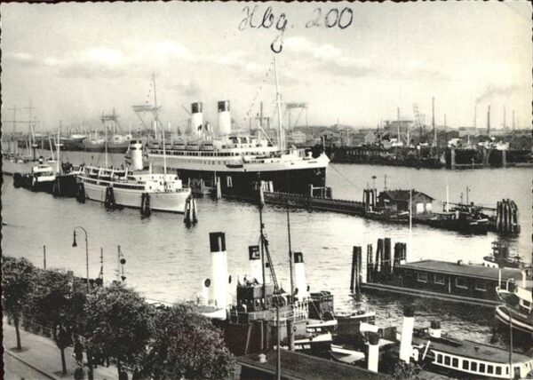 Dampfer Oceanliner Hamburg Hafen