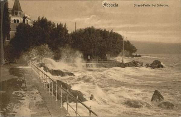 Opatija Abbazia Partie am Strand Brandung bei Scirocco