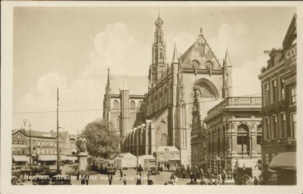 Haarlem Groote Markt met Groote Kerk