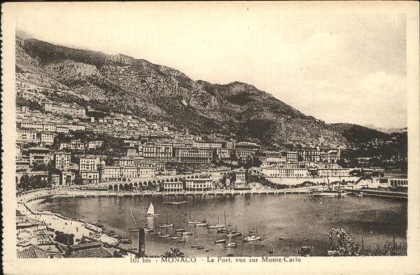 Monaco Le Port vue sur Monte Carlo