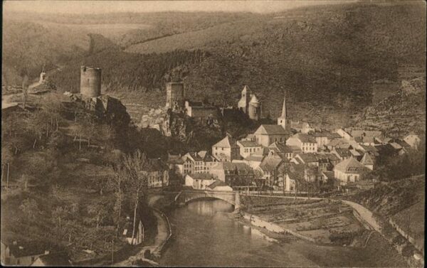 Esch-sur-Sure Vue panoramique chateau pont Burg Brück