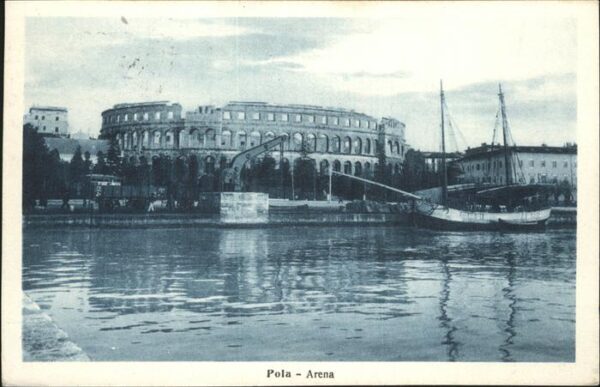 Pola Pula Croatia Arena Hafen Schiff