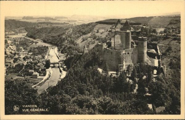 Vianden Vue generale Vallee de l'Our Ruines du