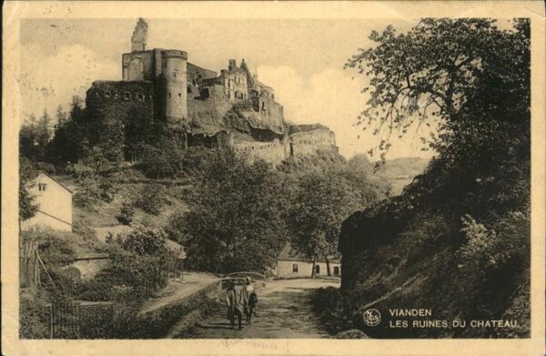 Vianden Ruines du Chateau Burgruine