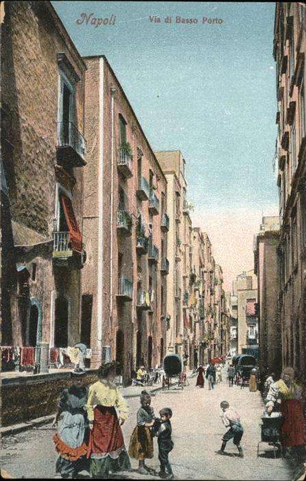 Napoli Neapel Via di Basso Porto