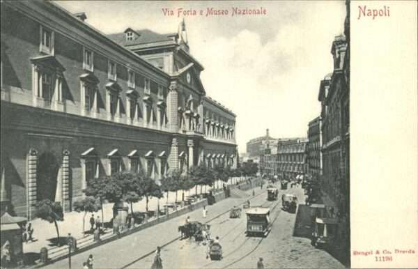 Napoli Neapel Via Foria e Museo Nazionale Strassenbah