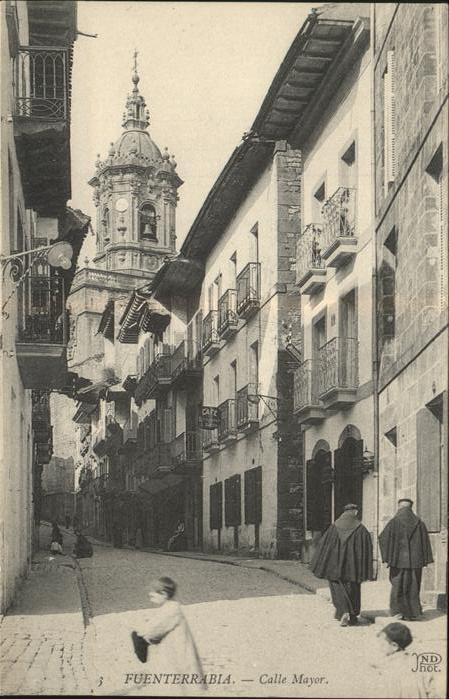 Fuenterrabia Hondarribia Calle Mayor iglesia
