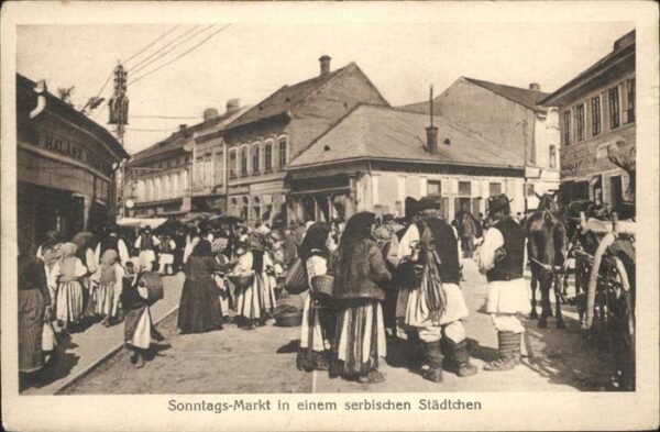 Serbien Serbija Markt in einem serbischen Städtchen Pfe