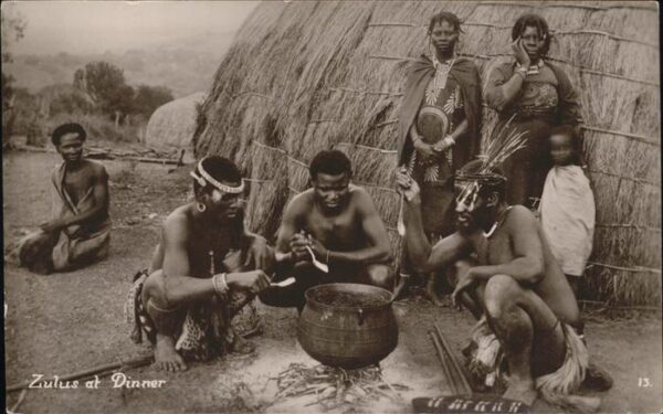 Afrika Afrique Africa Zulus at Dinner