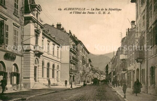 Albertville 73 La Rue de la Republique et l’Hotel des