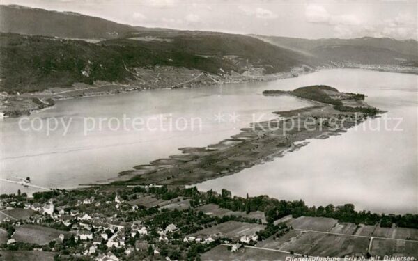 Erlach BE Fliegeraufnahme mit Bielersee