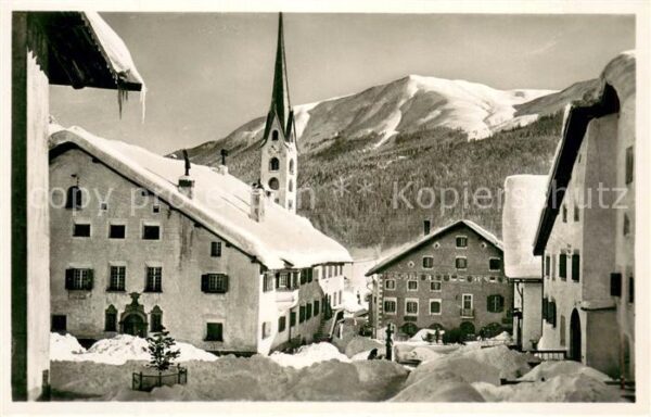 Zuoz GR Dorfplatz Kirche