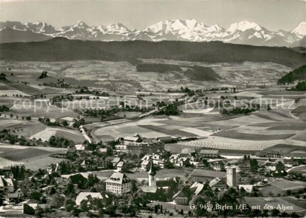 Biglen Fliegeraufnahme Hotel Bären mit den Alp