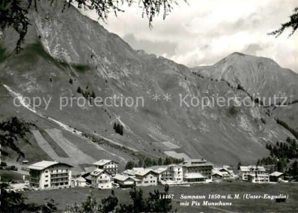 Samnaun Dorf mit Piz Munschuns