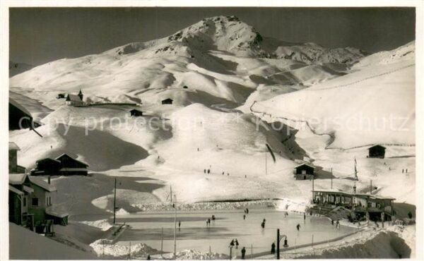 Inner Arosa Eisbahn mit Weisshorn