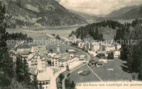 Sils Maria Graubuenden Blick vom Larethügel