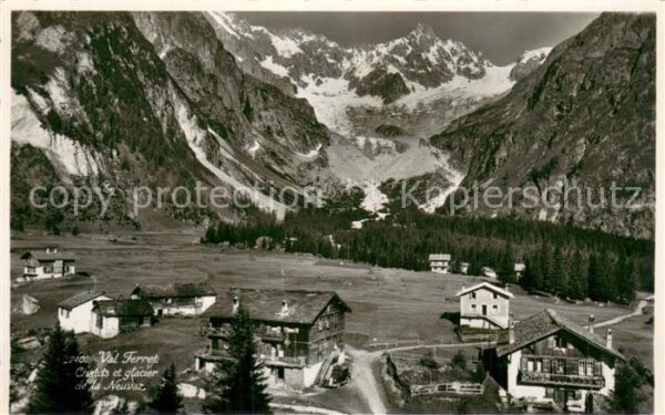 Val Ferret VS Chalets et glacier de la Neuvaz