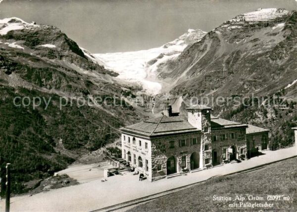 Alp Gruem Station Alp Grüm mit Palügletscher