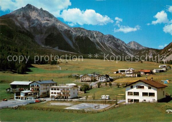 Tschierv Tschierf GR mit Piz d’Aint und Ofenpass Hotel Stern