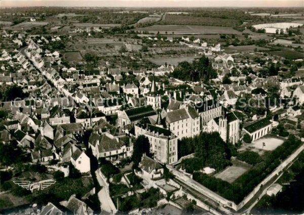 Saint-Gaultier Centre Eglise et le College vue aérienn