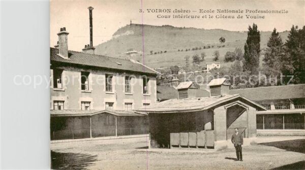 Voiron 38 Ecole NAtionale Prefessionnelle Cour in