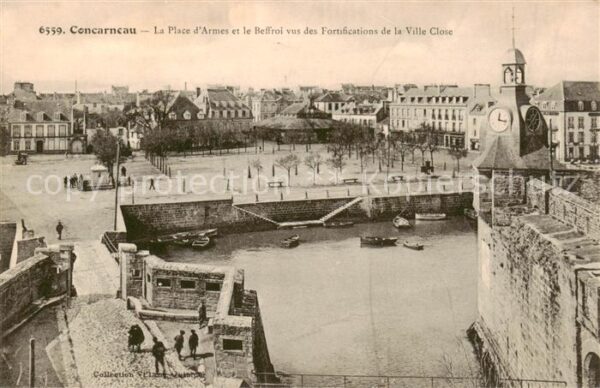 Concarneau 29 Finistere La Place d’Armes et le Beffroi vus des