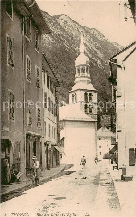 Thones 74 Haute-Savoie Rue des Clefs et l'Eglise