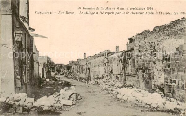 Vassincourt 55 Meuse Rue Basse Le village a ete repris par l